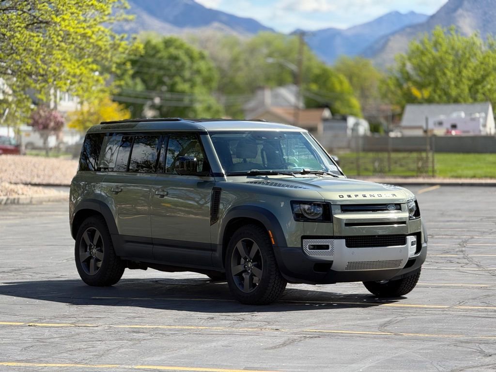 2023 Land Rover Defender 110 SE