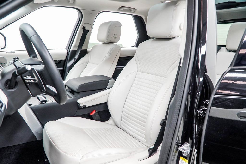 2025 Land Rover Discovery S