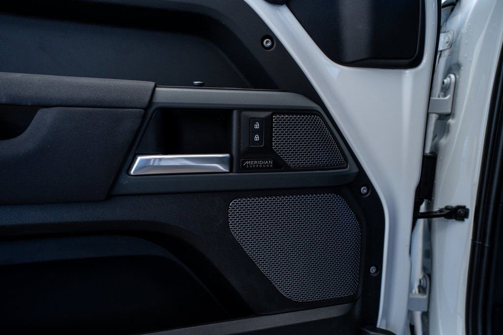 2023 Land Rover Defender 110 X-Dynamic SE