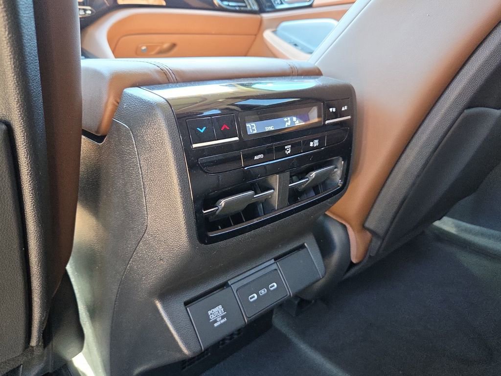 2025 Acura MDX w/ Technology Package