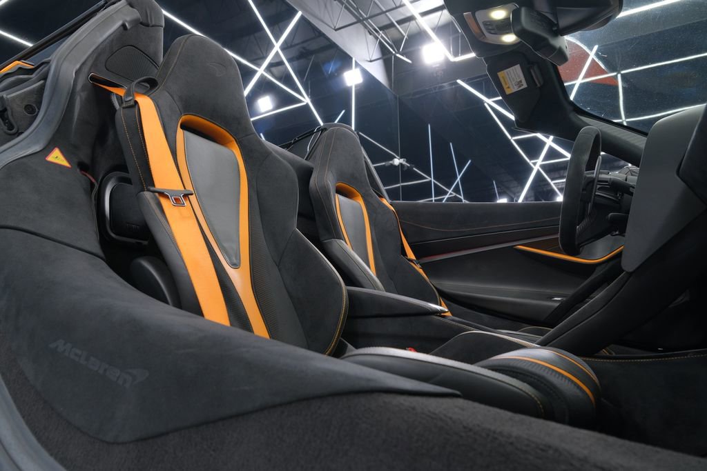 Used 2020 McLaren 720S Spider photo 19