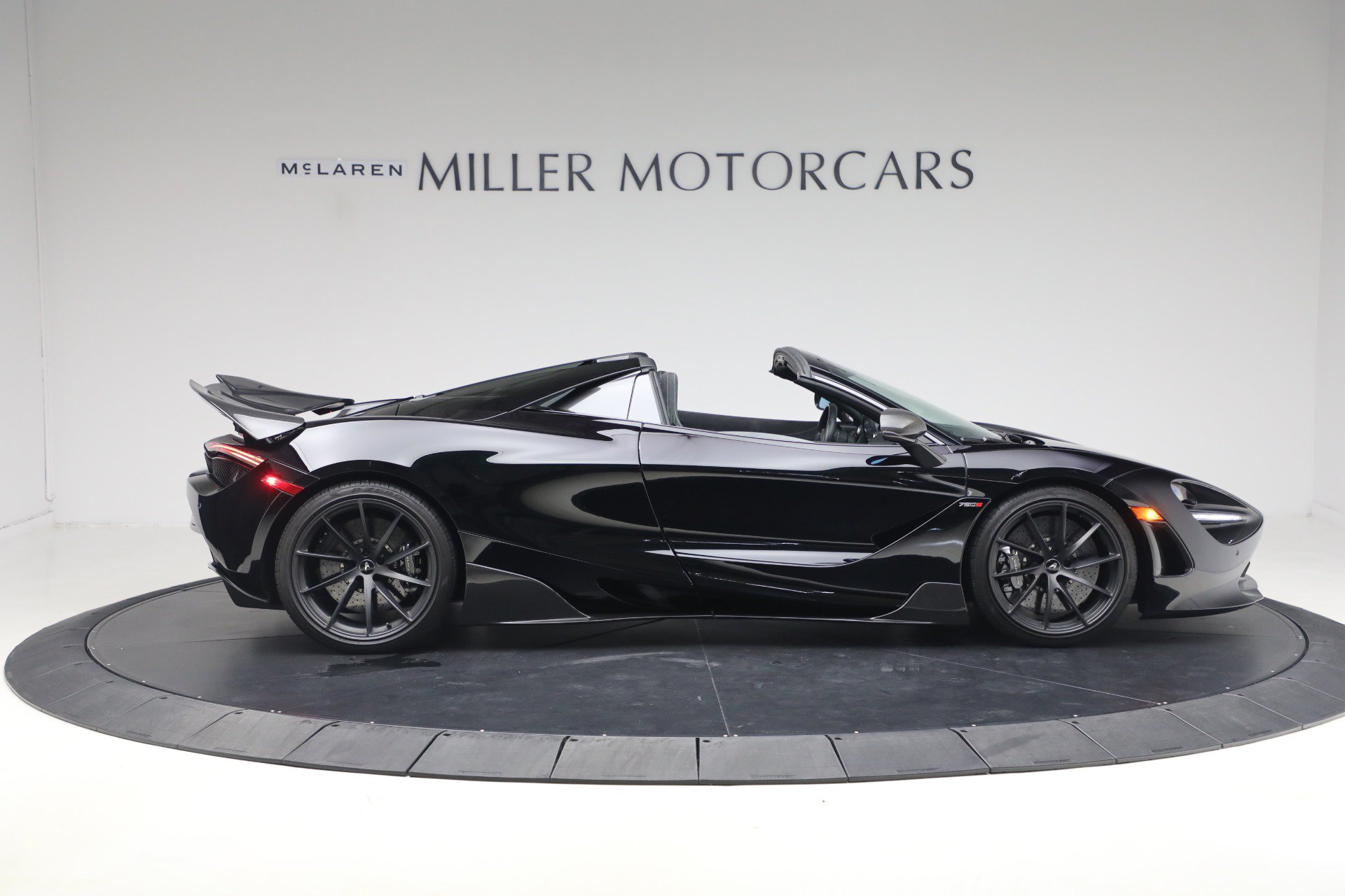 Used 2020 McLaren 720S Performance photo 9
