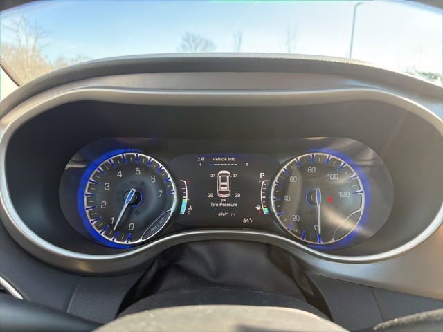 2023 Chrysler Pacifica Touring-L