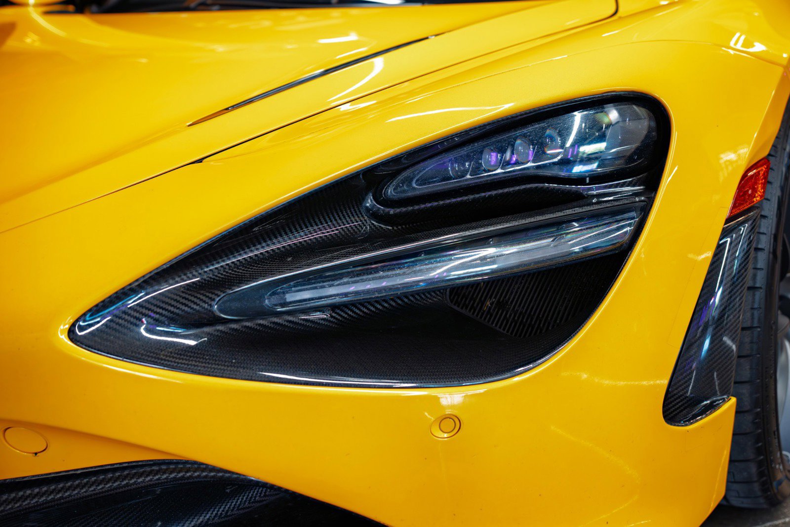 Used 2018 McLaren 720S Performance photo 16