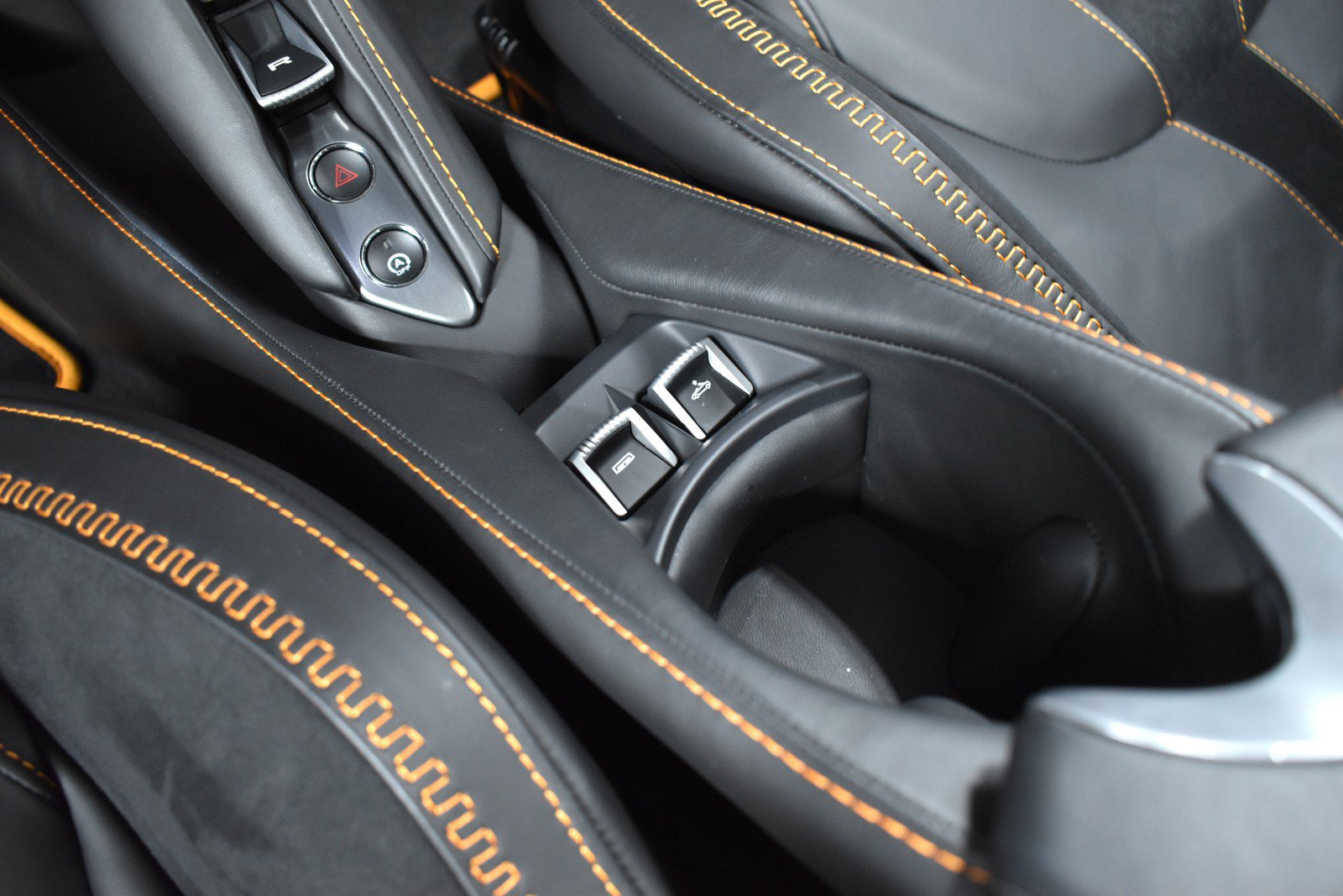 Used 2025 McLaren 750S Spider photo 32