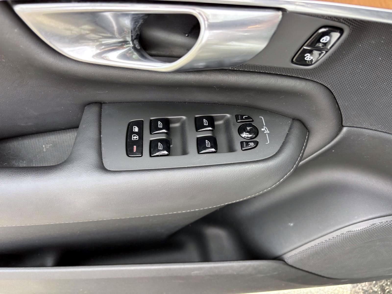 2024 Volvo Xc90 B6 Plus