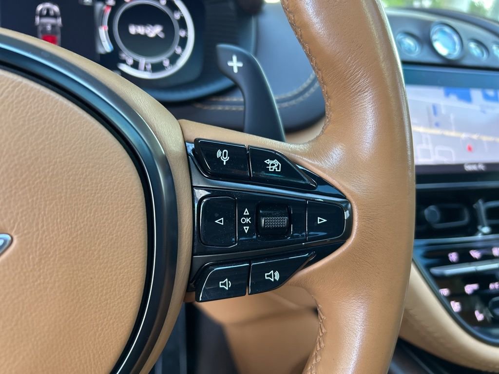 2021 Aston Martin DBX