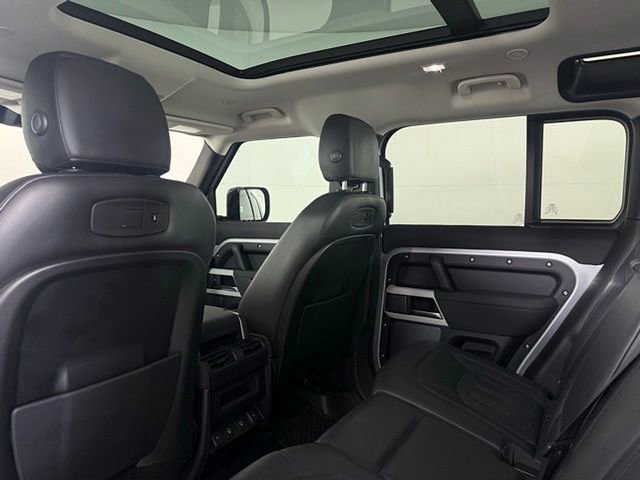 2022 Land Rover Defender 110 SE