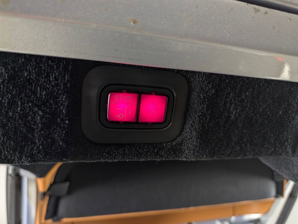 2021 Aston Martin DBX