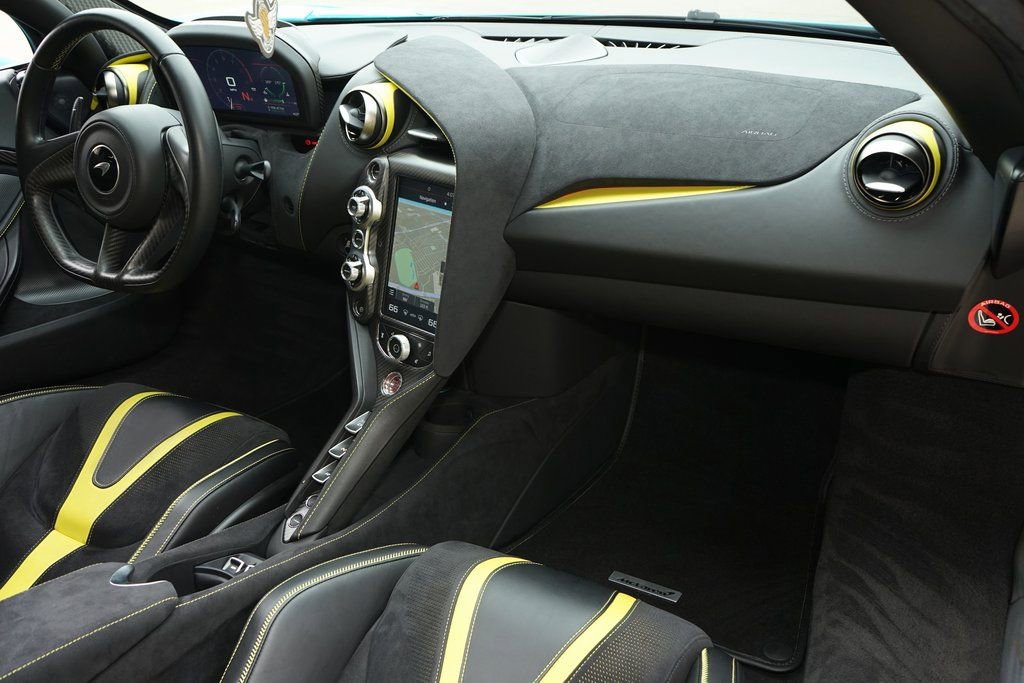 Used 2022 McLaren 720S Performance photo 17