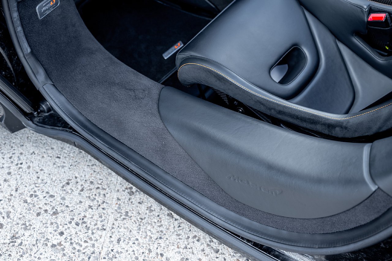 Used 2022 McLaren 765LT photo 30