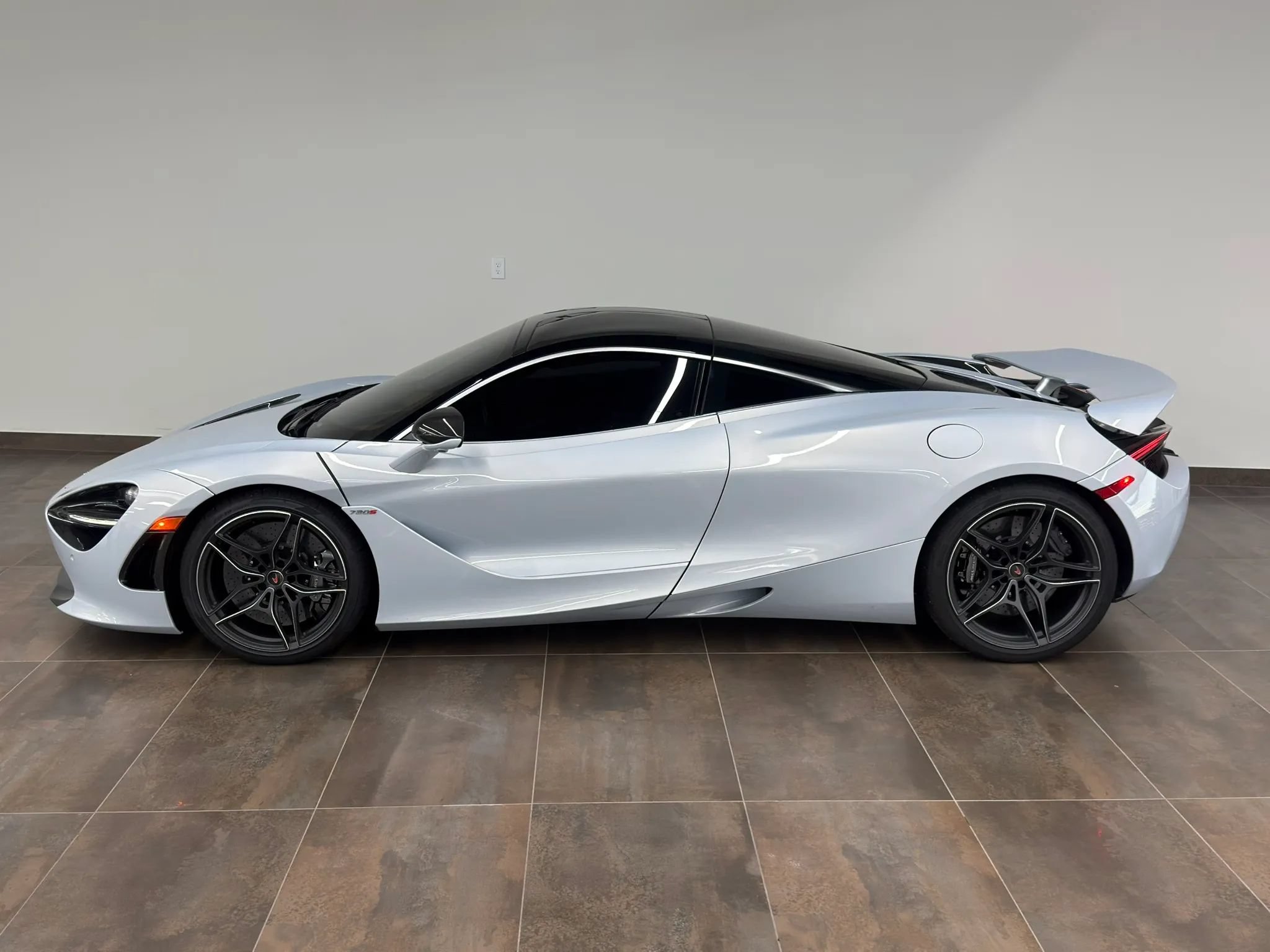 Used 2018 McLaren 720S photo 6
