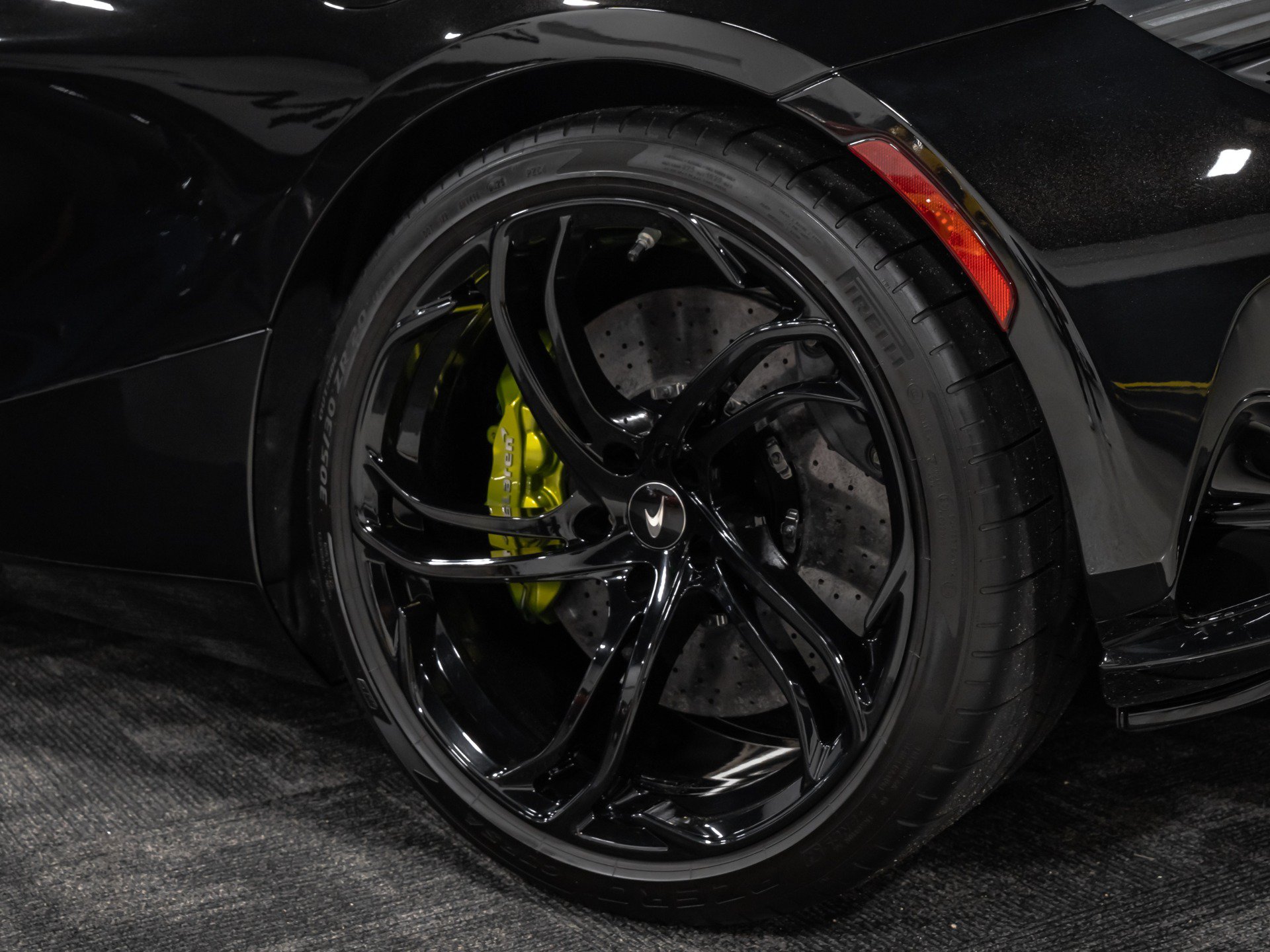 Used 2025 McLaren 750S Spider photo 43