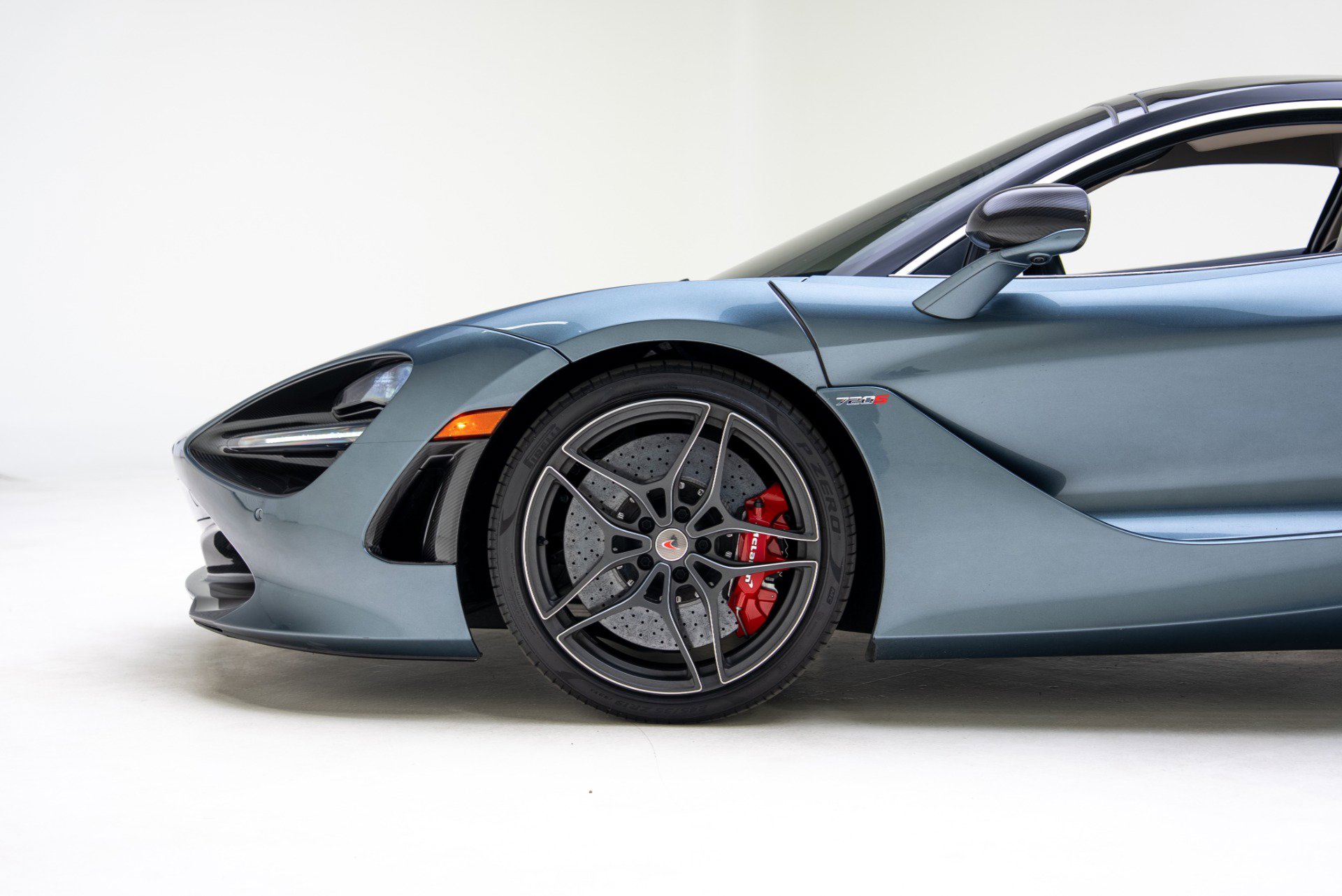 Used 2018 McLaren 720S Luxury photo 17