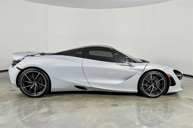 Used 2018 McLaren 720S Performance photo 12