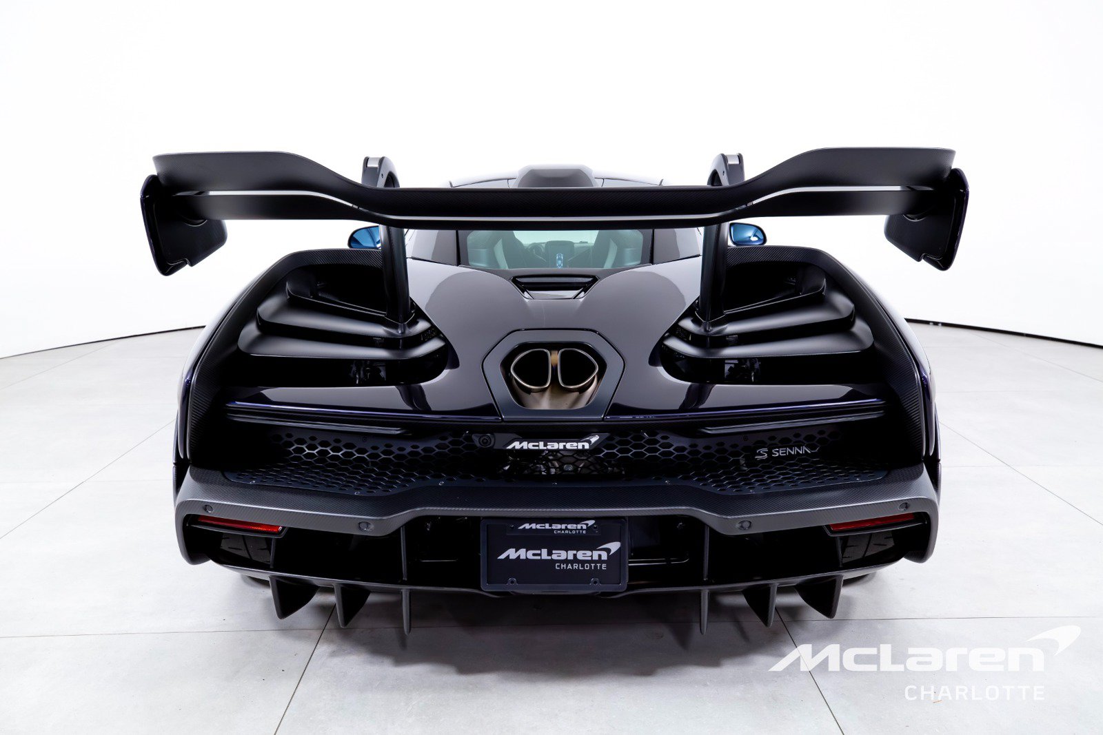 Used 2019 McLaren Senna photo 8