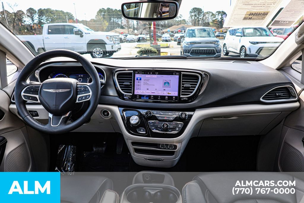 2024 Chrysler Pacifica Touring-L