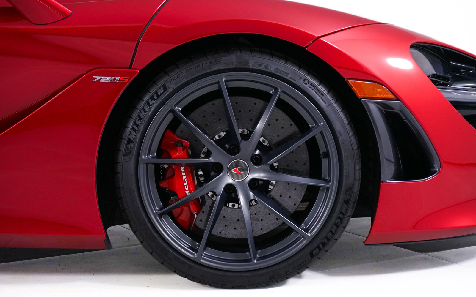 Used 2018 McLaren 720S photo 15