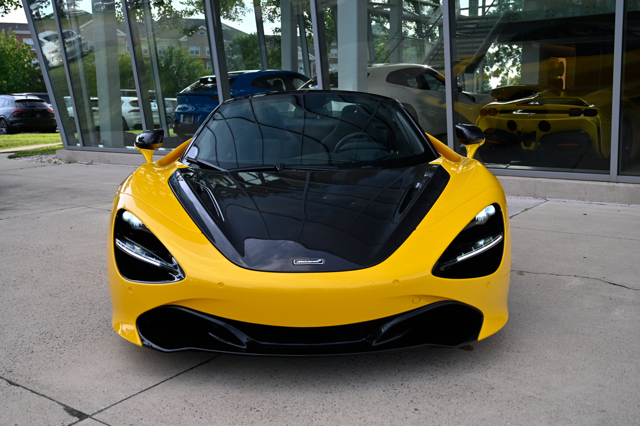 Used 2020 McLaren 720S Performance photo 22