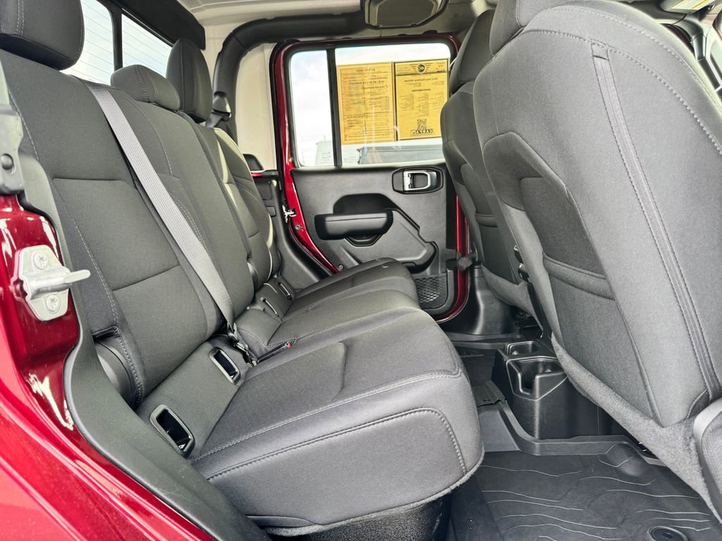 2022 Jeep Gladiator Sport