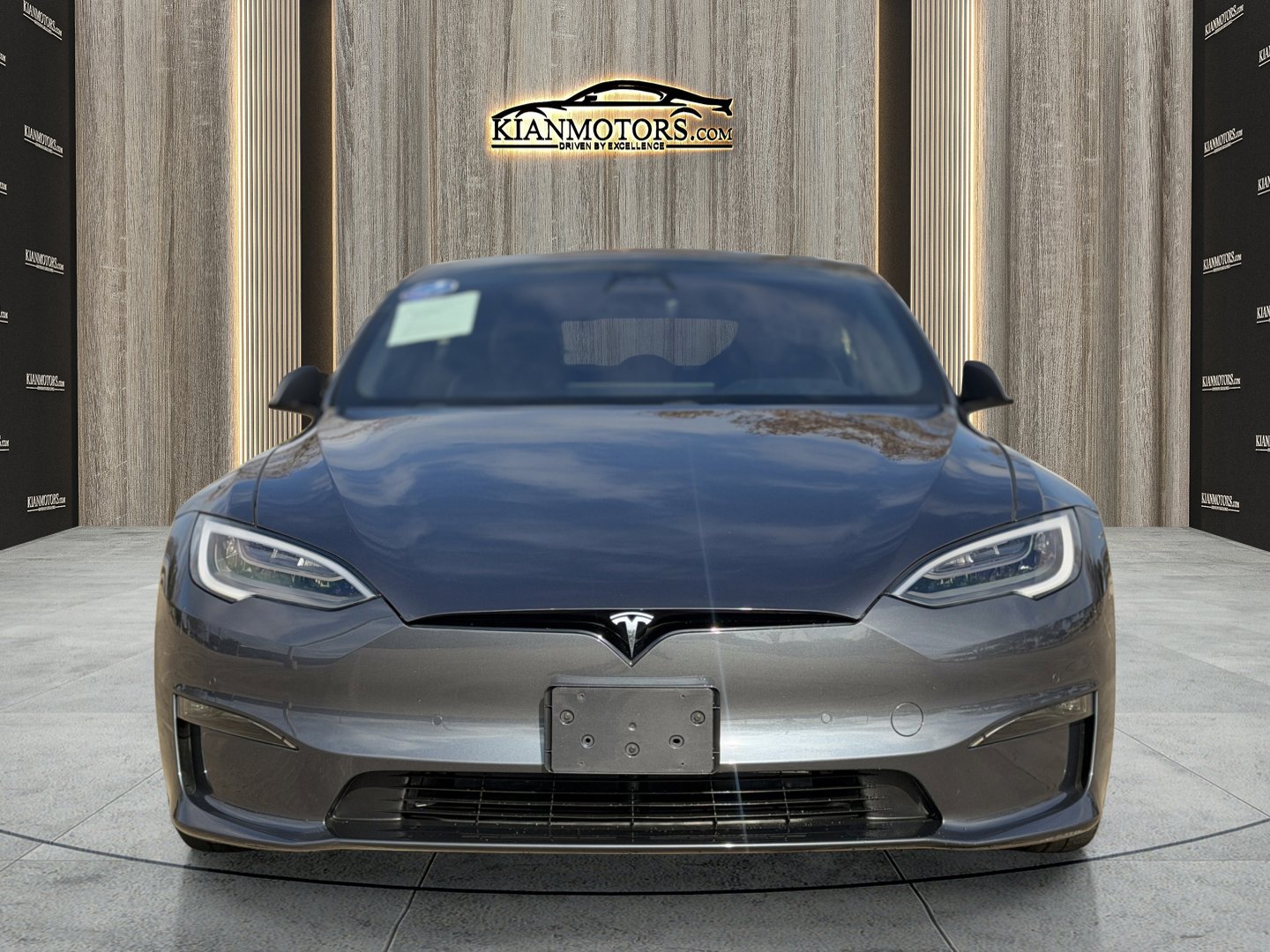 2022 Tesla Model S Plaid