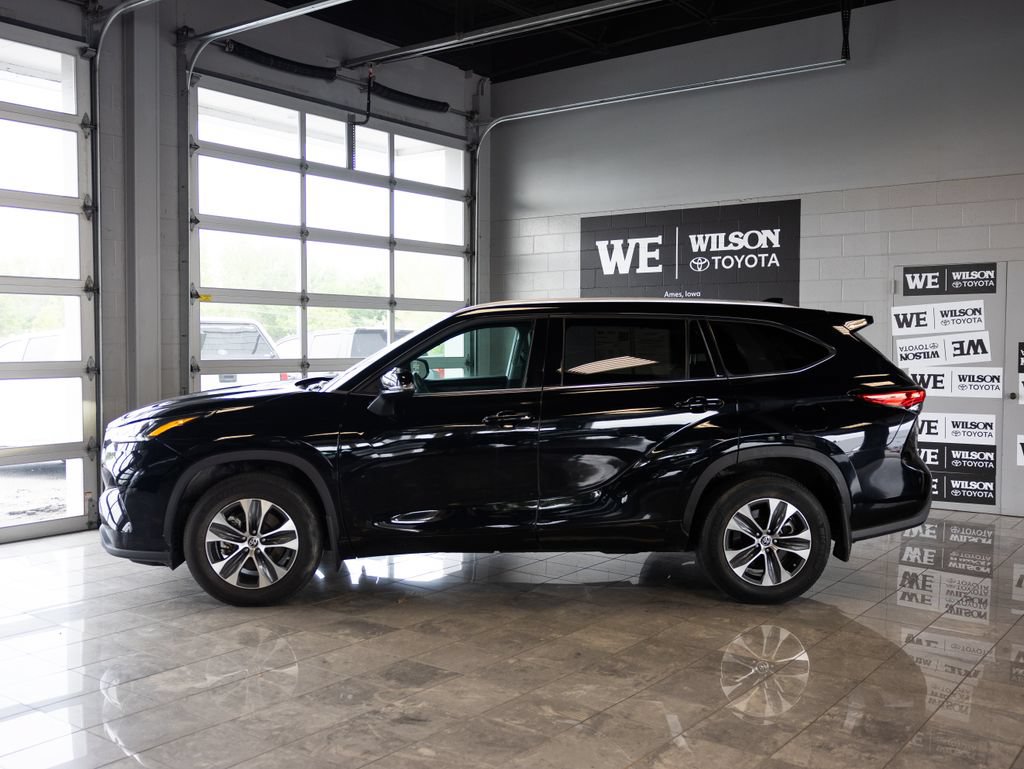 Used 2022 Toyota Highlander XLE