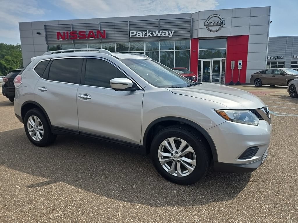 Used 2016 Nissan Rogue SV w/ SV Premium Package