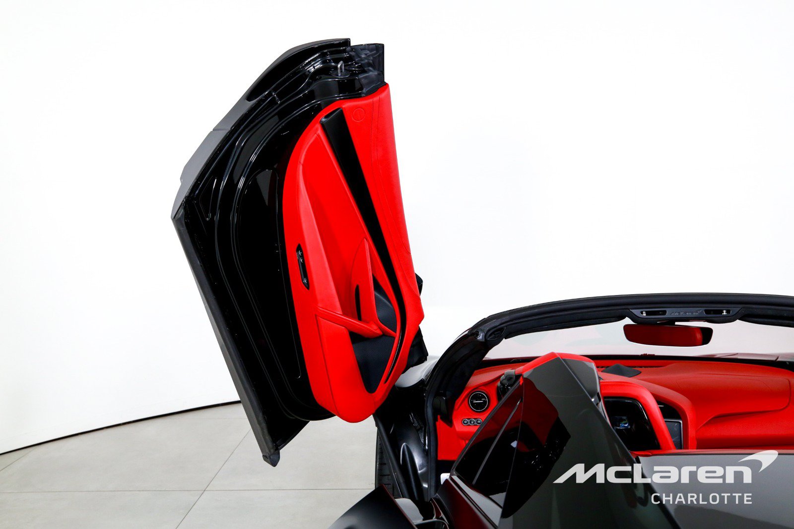 Used 2025 McLaren 750S Spider photo 12