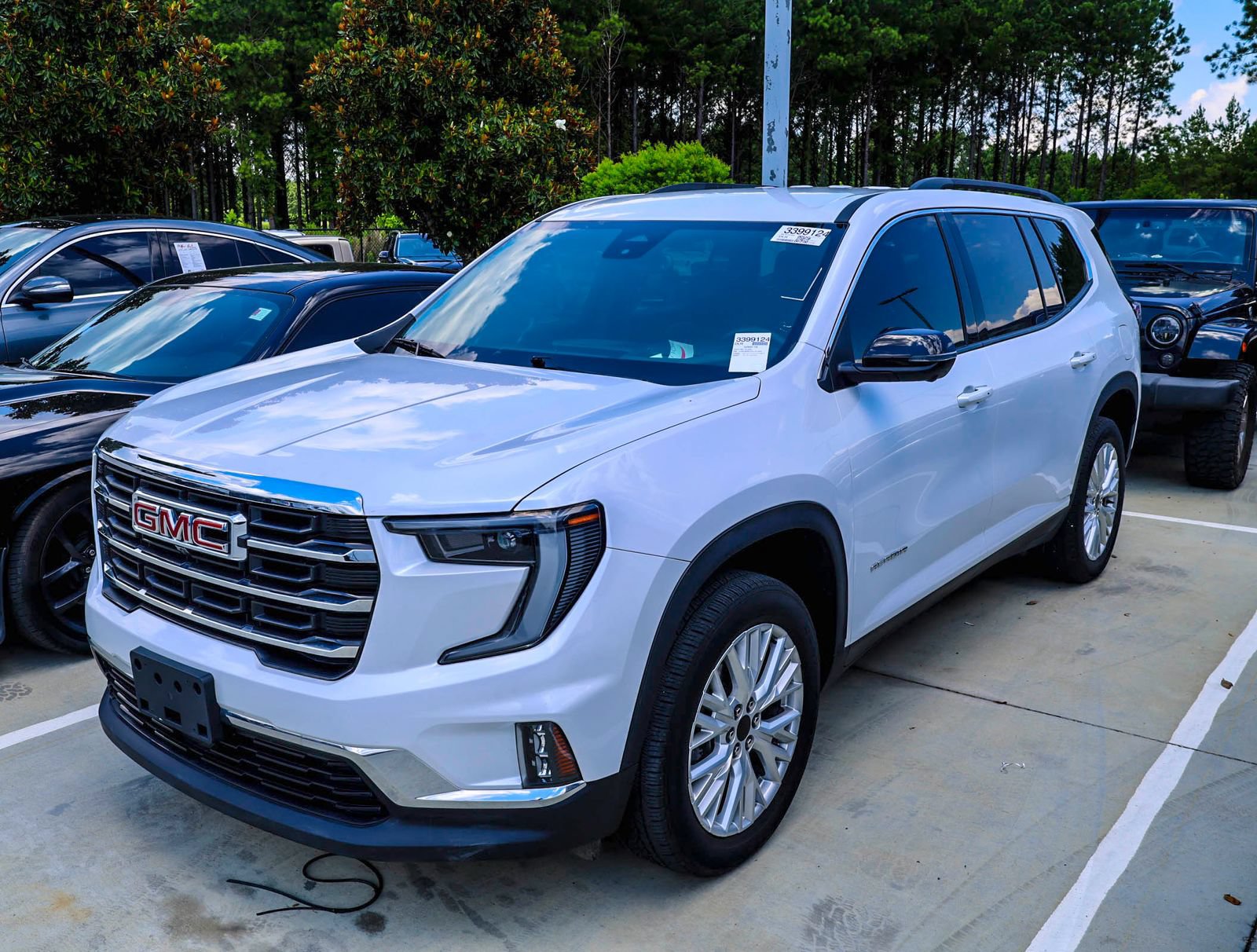 Used 2024 GMC Acadia Elevation w/ Luxury Package