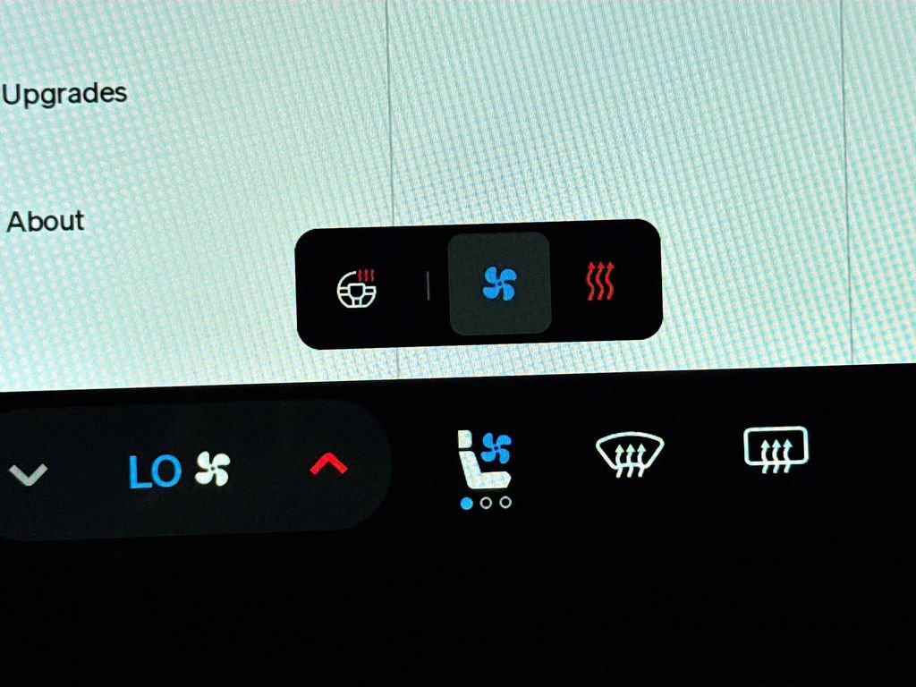 2025 Rivian R1S Adventure