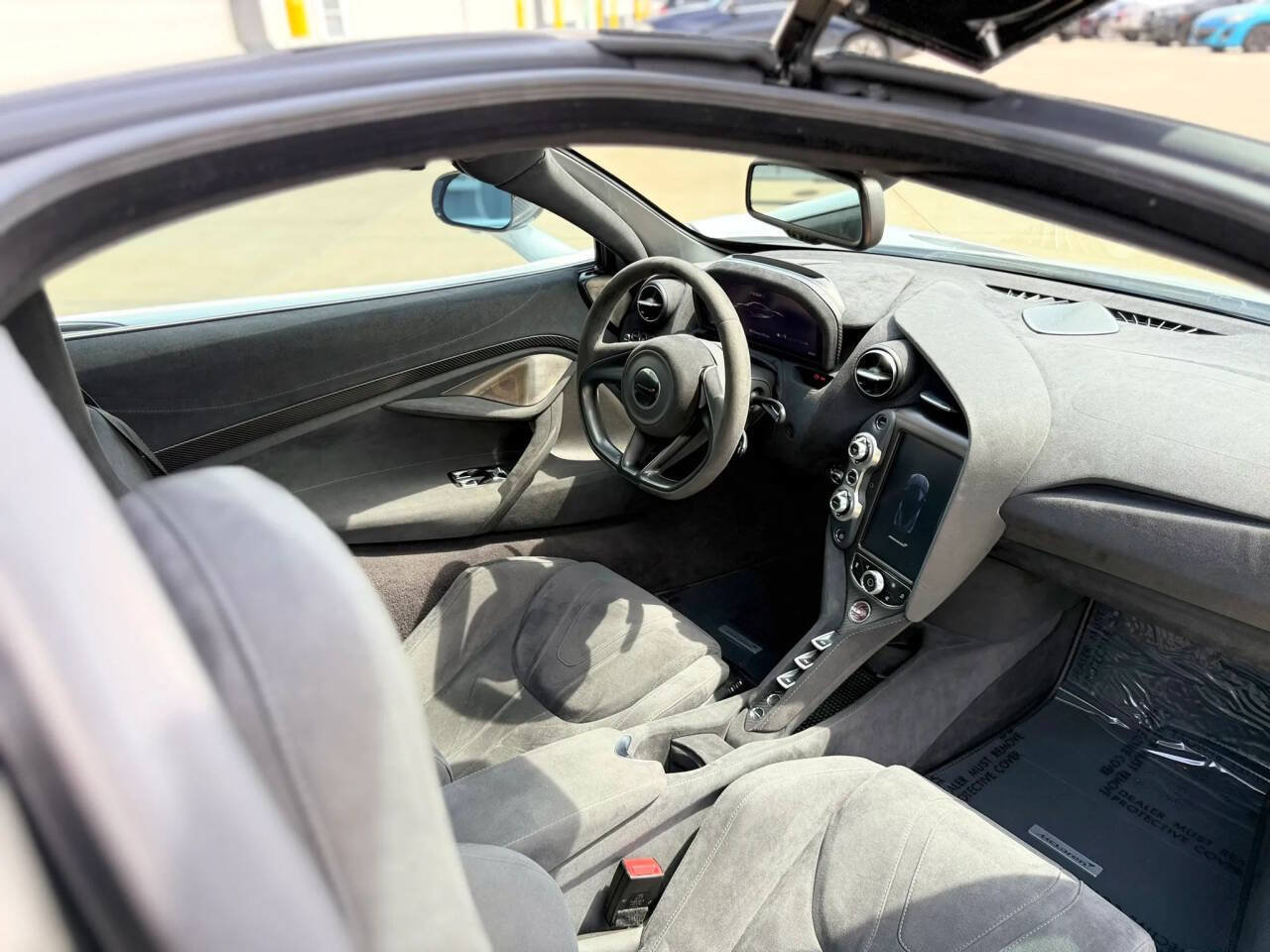 Used 2018 McLaren 720S photo 22