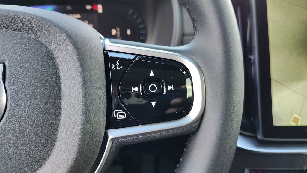 2026 Volvo Xc90 B6 Plus