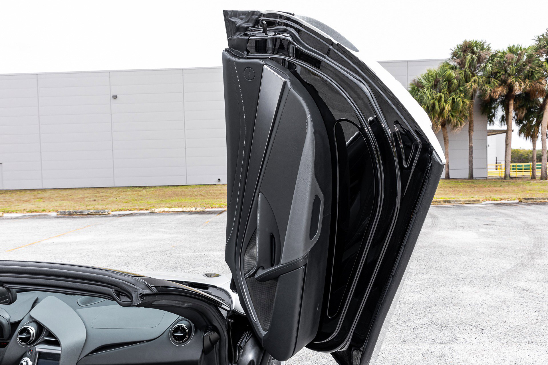 Used 2020 McLaren 720S Luxury photo 45