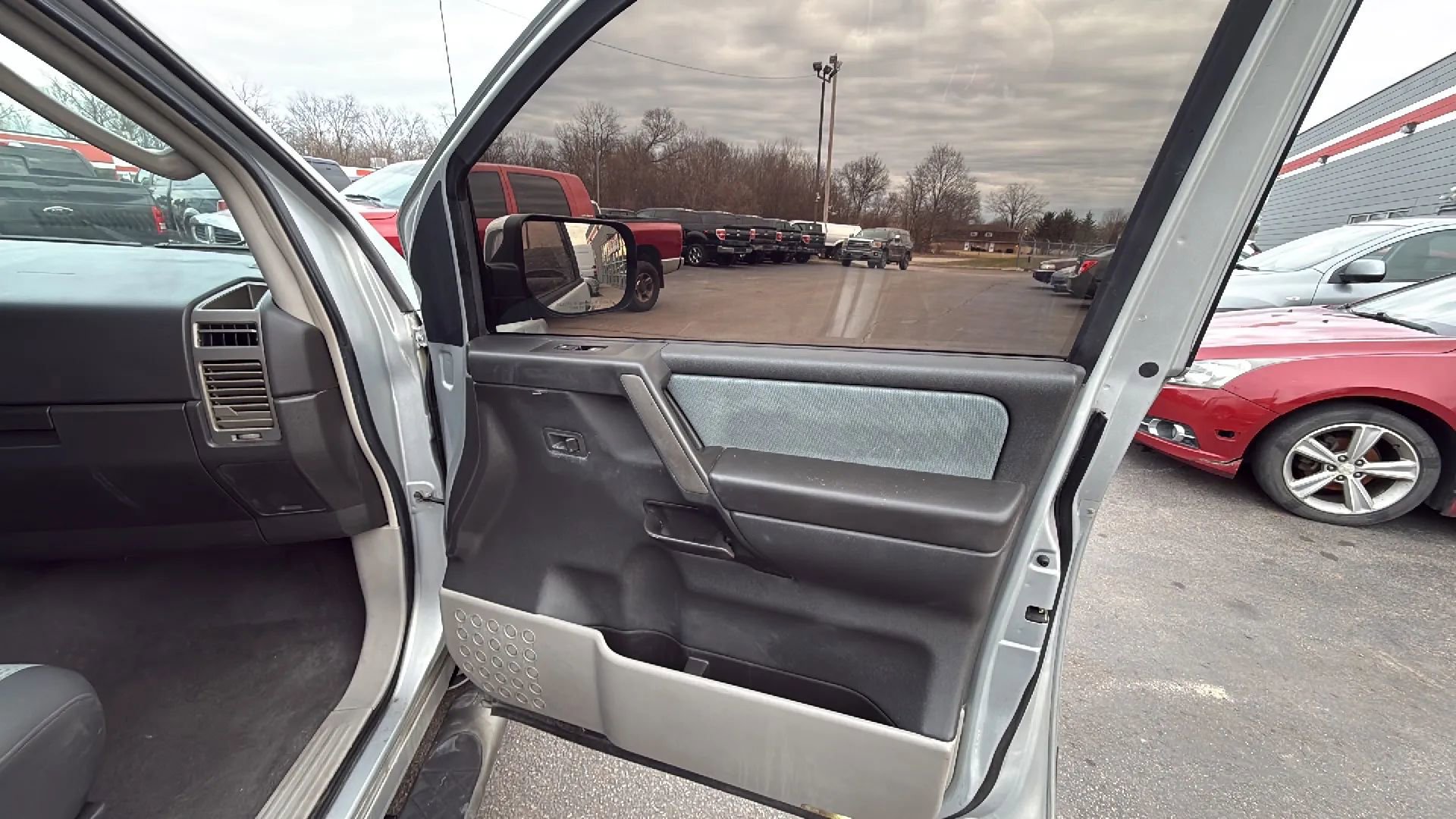 2004 Nissan Titan SE