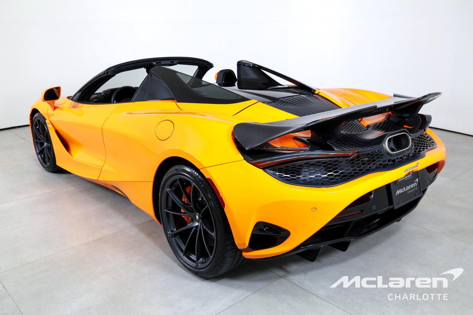 Used 2026 McLaren 750S Spider photo 8
