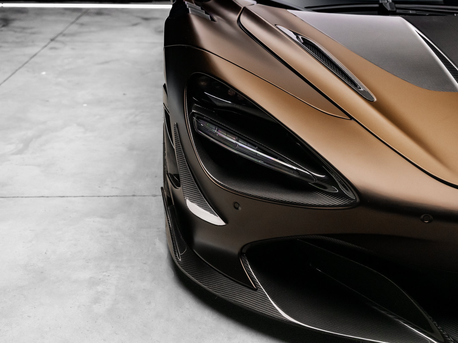 Used 2018 McLaren 720S Luxury photo 23