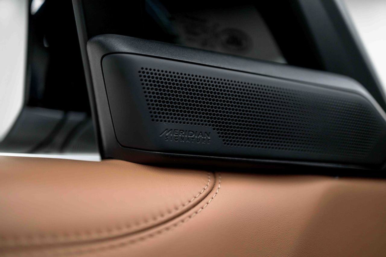 2024 Land Rover Range Rover SV