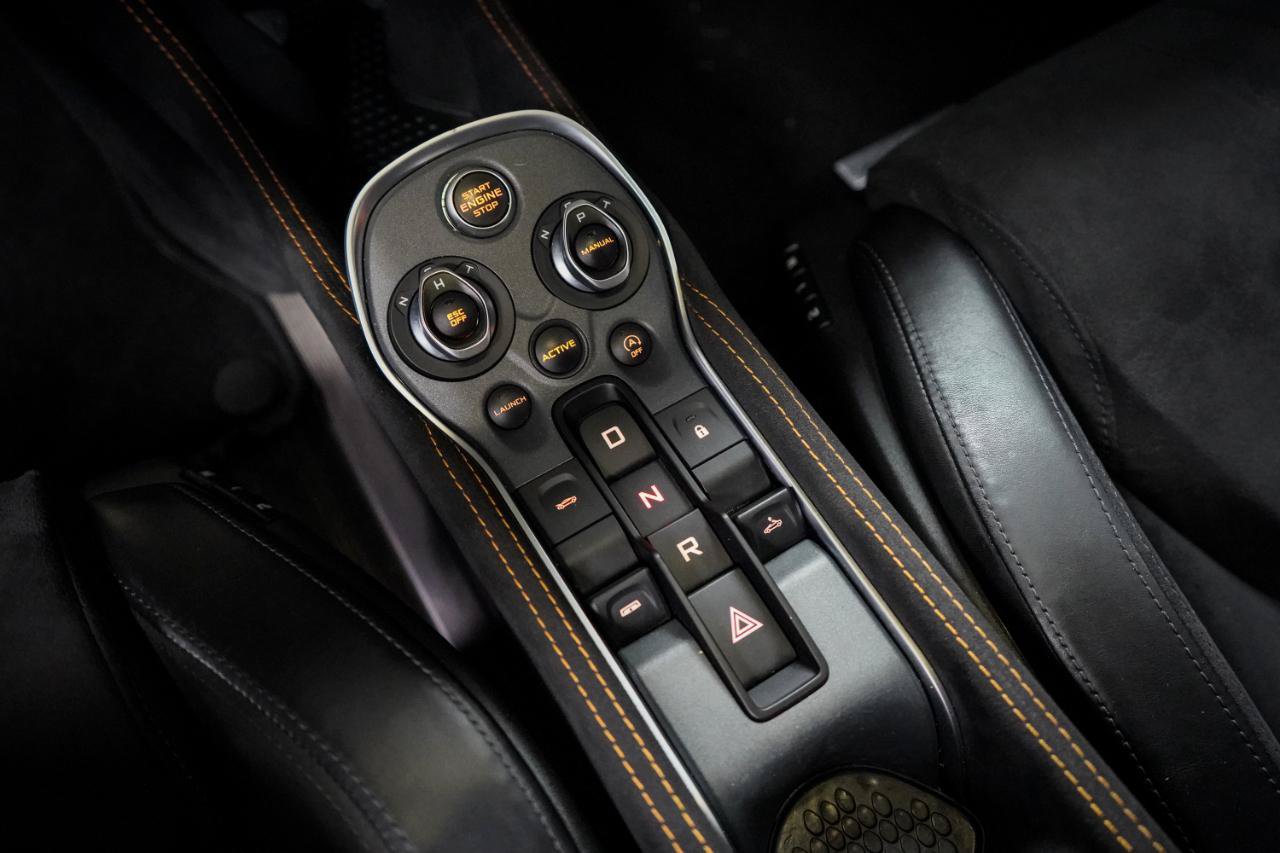 Used 2020 McLaren 600LT Spider photo 24
