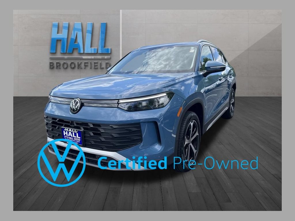 Certified 2025 Volkswagen Tiguan SE w/ Panoramic Sunroof Package