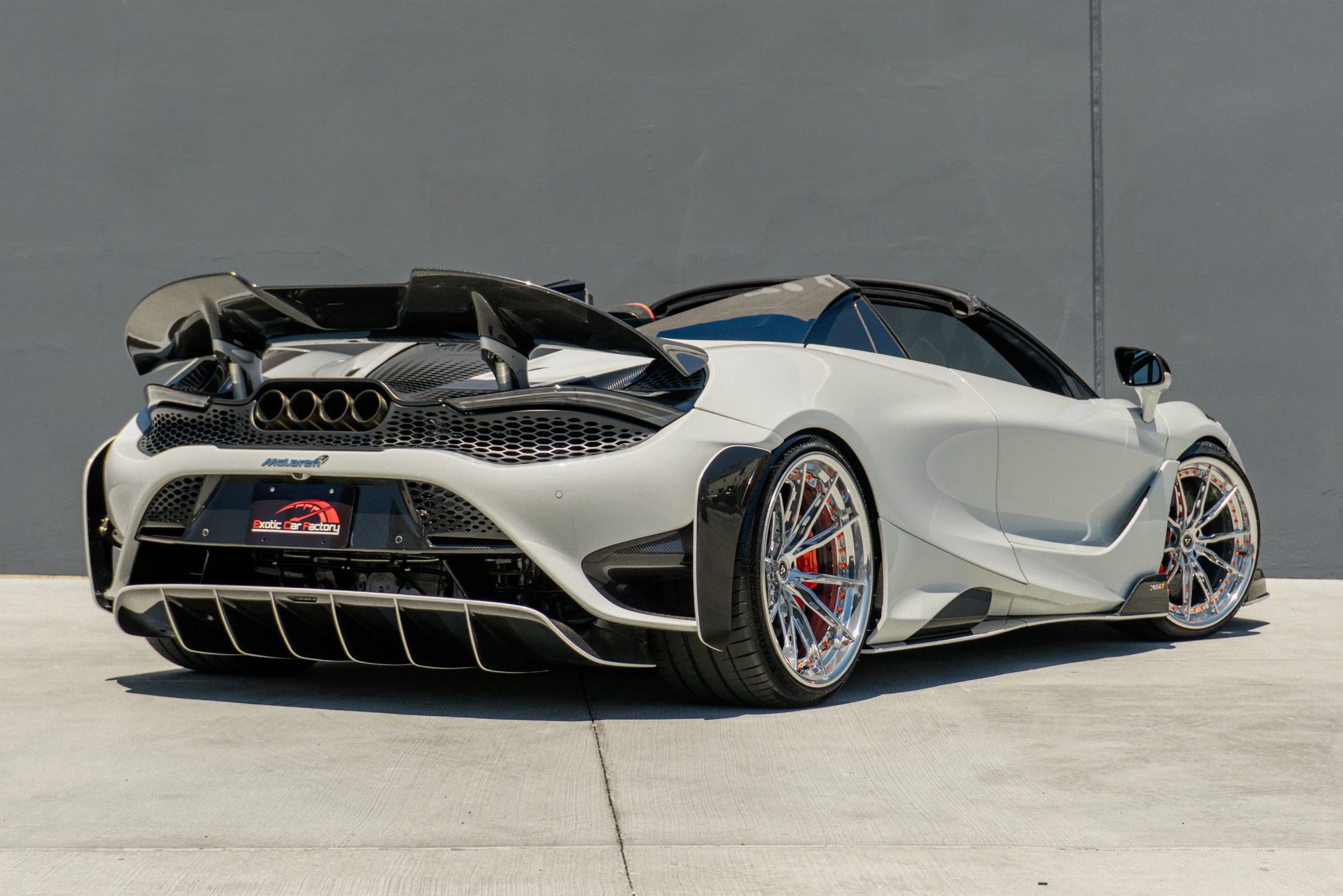 Used 2022 McLaren 765LT photo 10