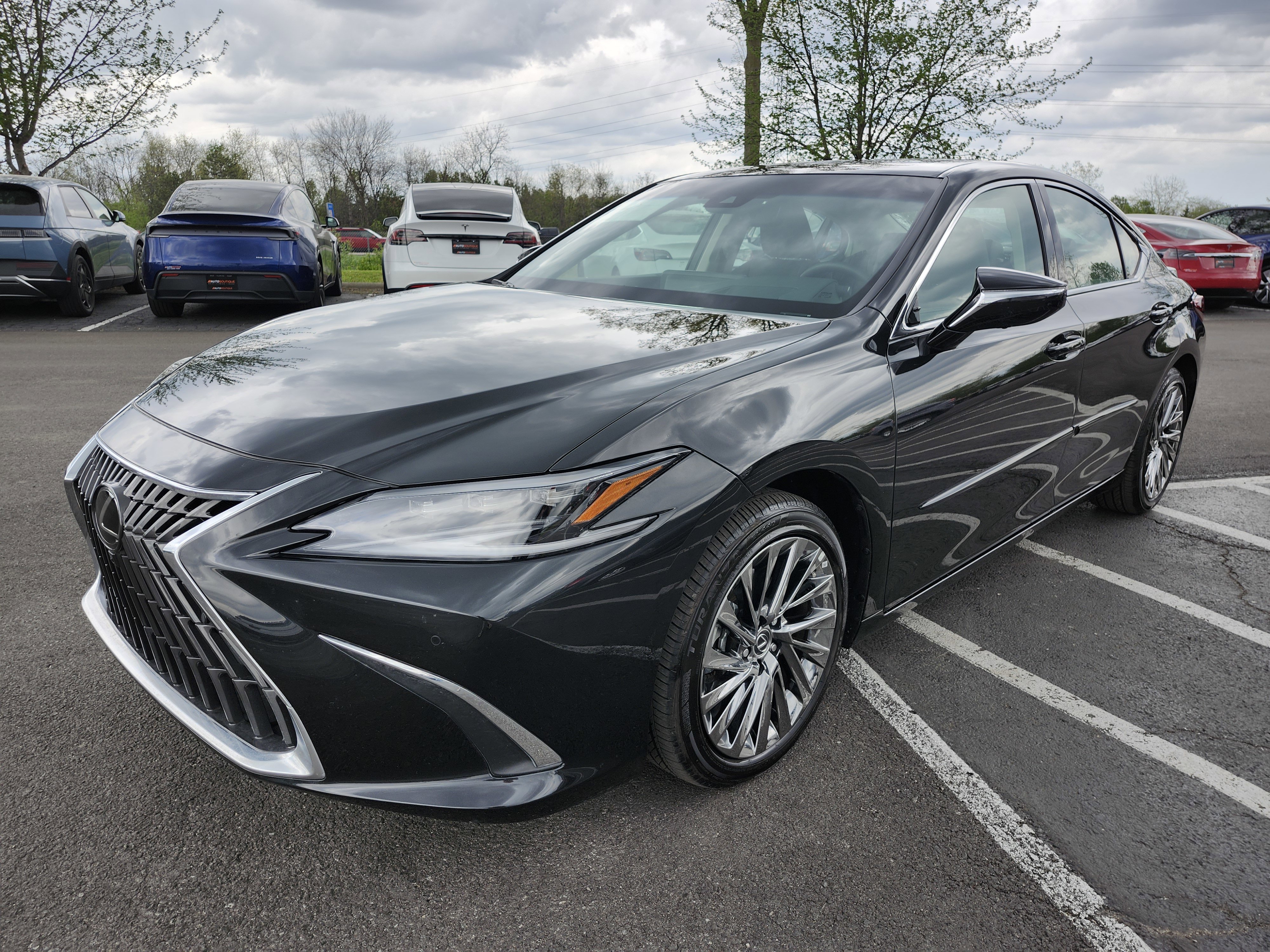 2025 Lexus ES 300h Ultra Luxury