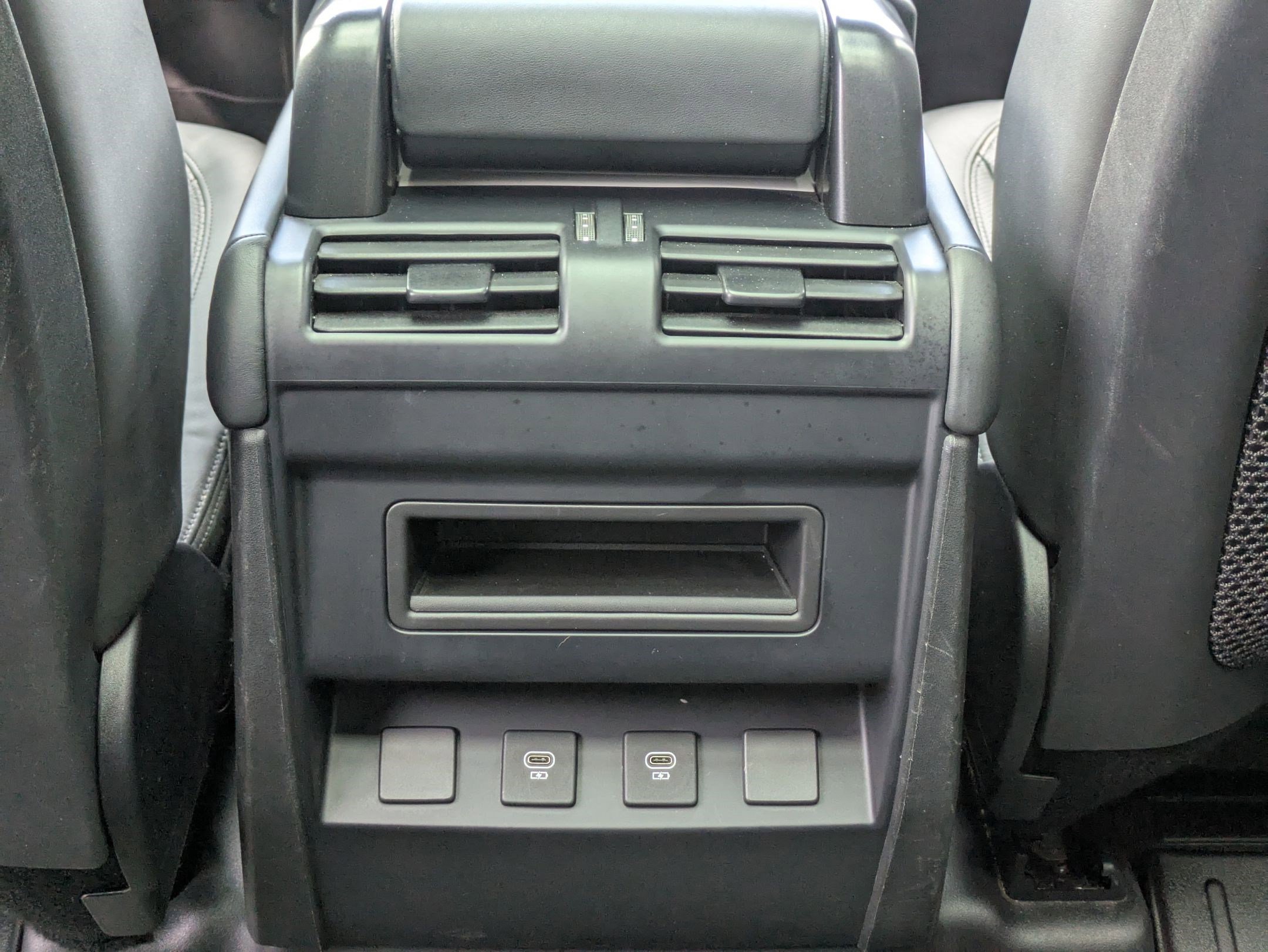 2025 Land Rover Defender 110 X-Dynamic SE