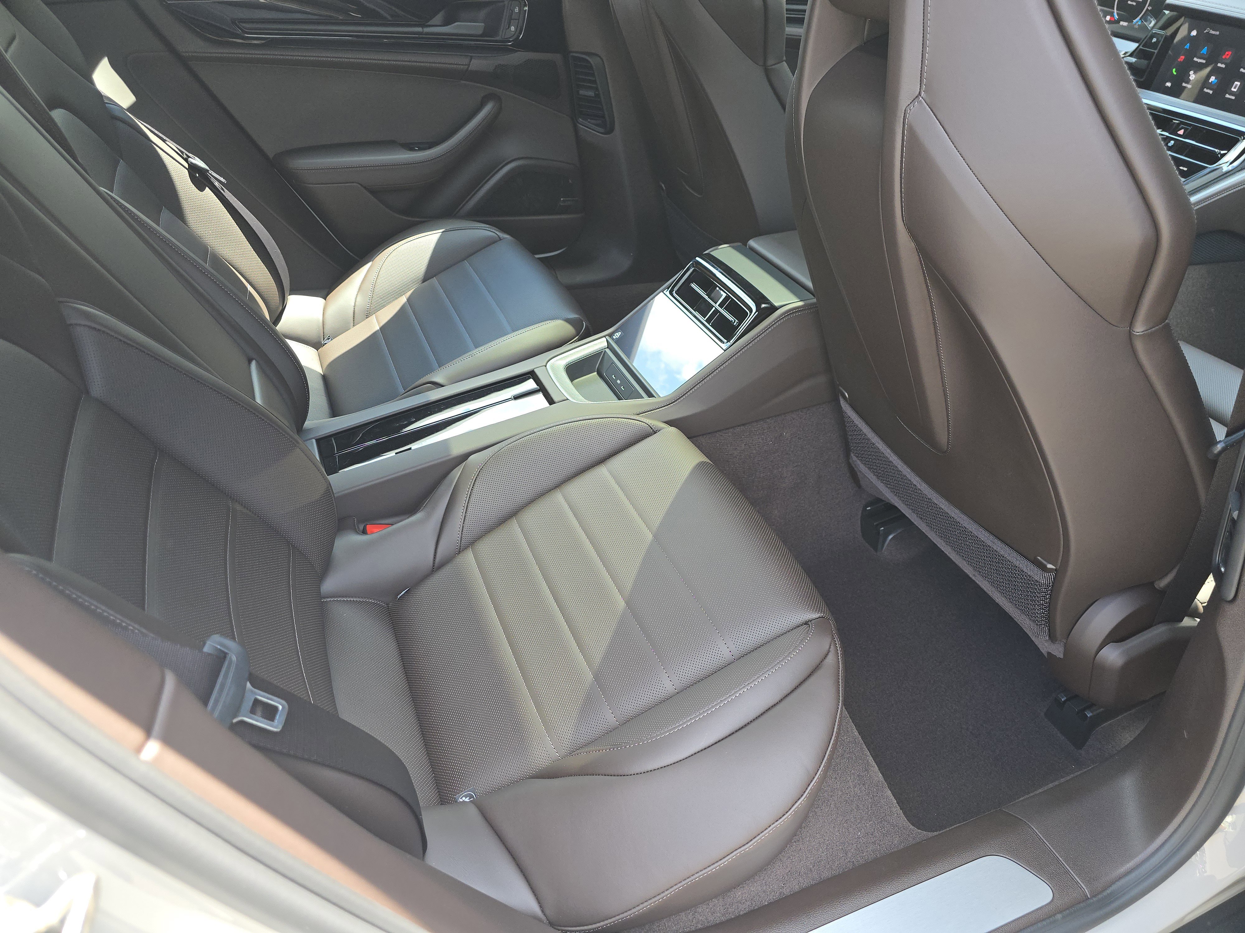 2025 Porsche Panamera 4