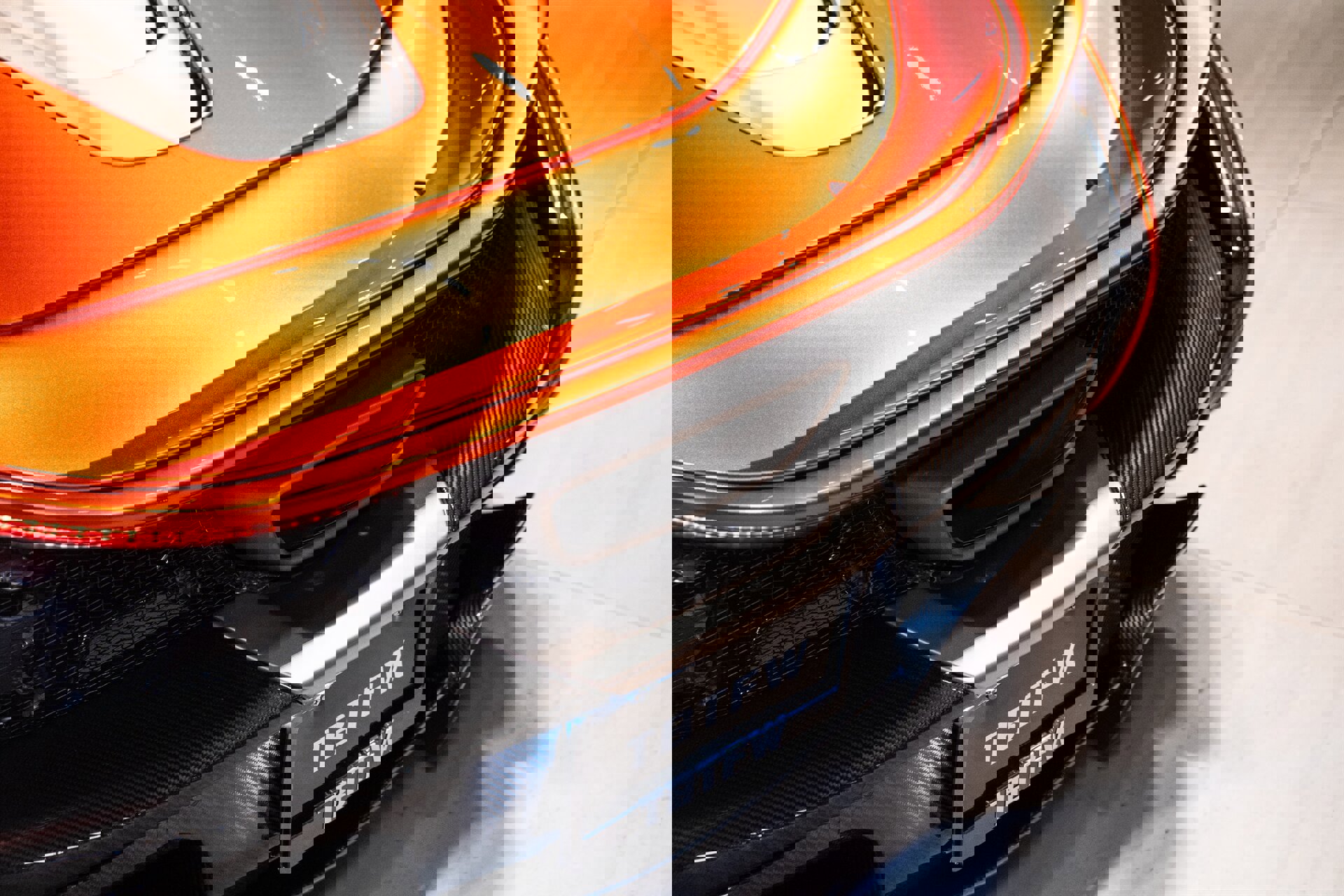 Used 2014 McLaren P1 photo 21