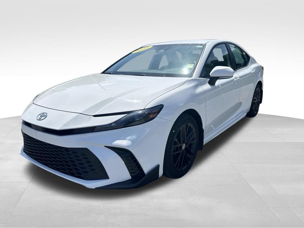 Used 2025 Toyota Camry SE w/ Convenience Package