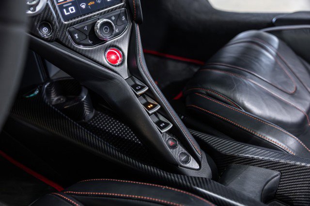 Used 2021 McLaren 765LT photo 61