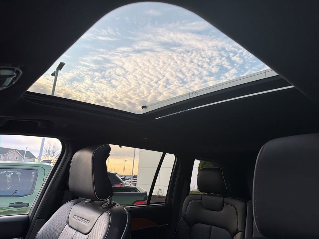 2022 Jeep Grand Cherokee Summit