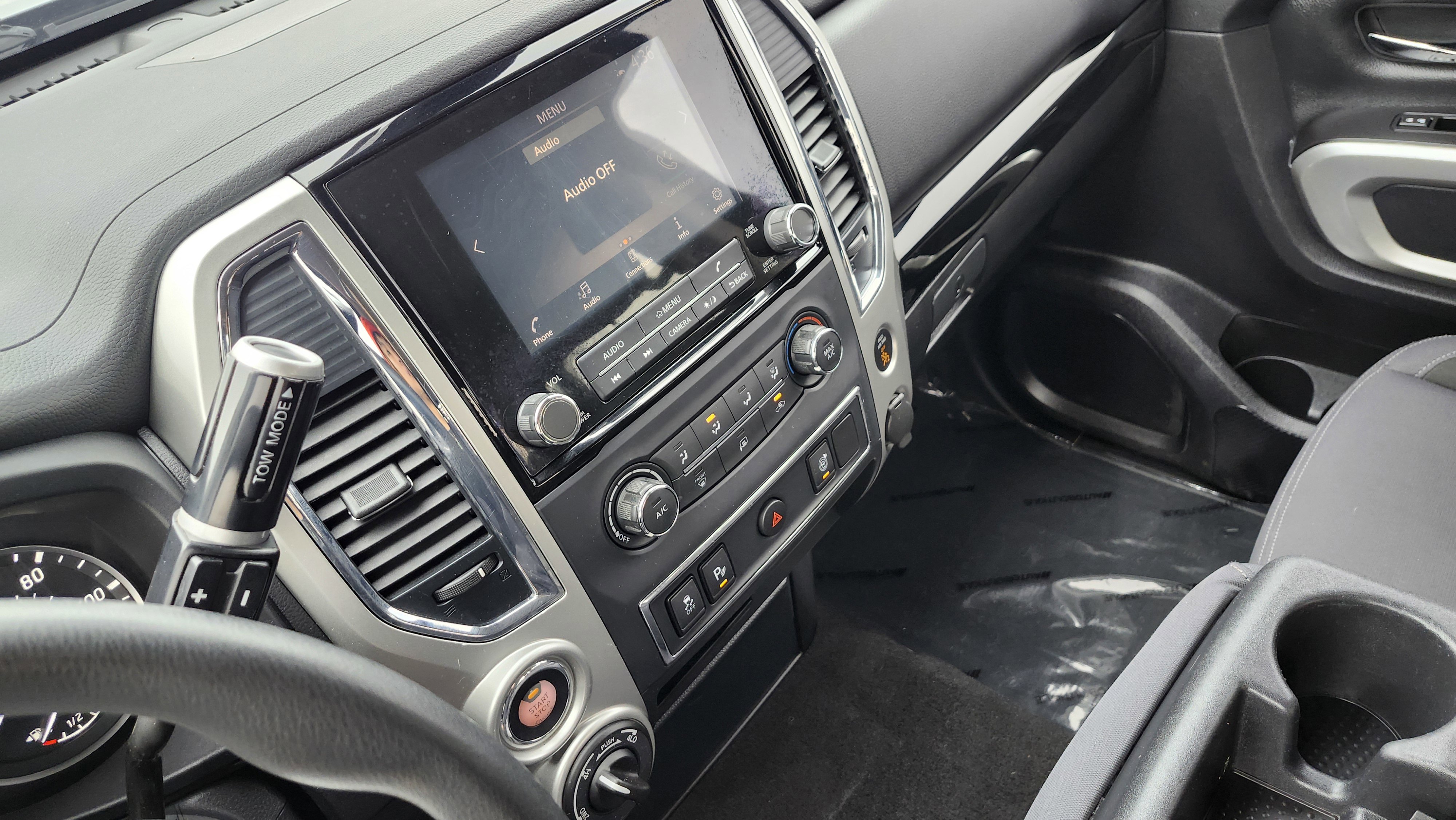 2021 Nissan Titan SV