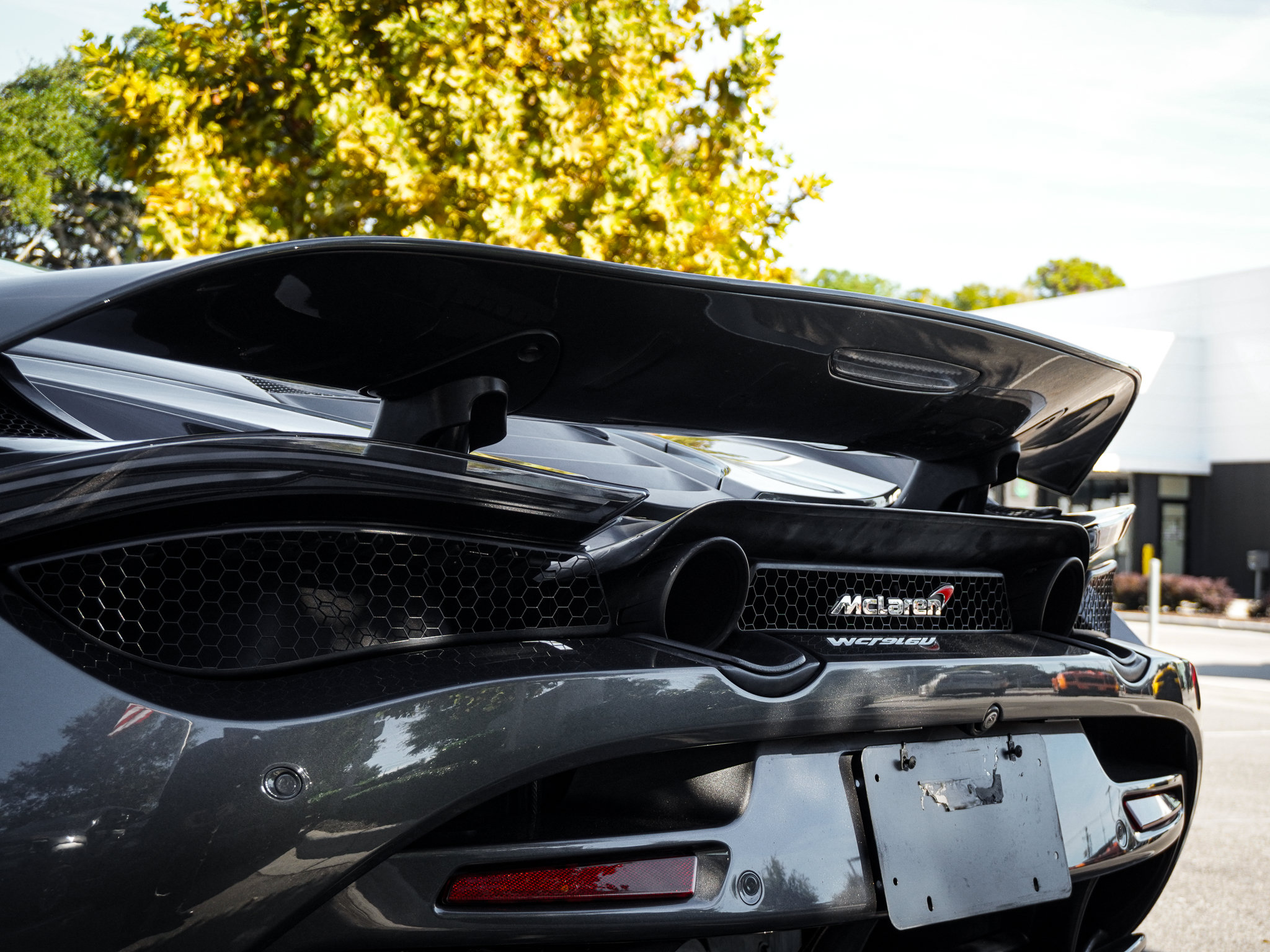 Used 2018 McLaren 720S Luxury photo 33