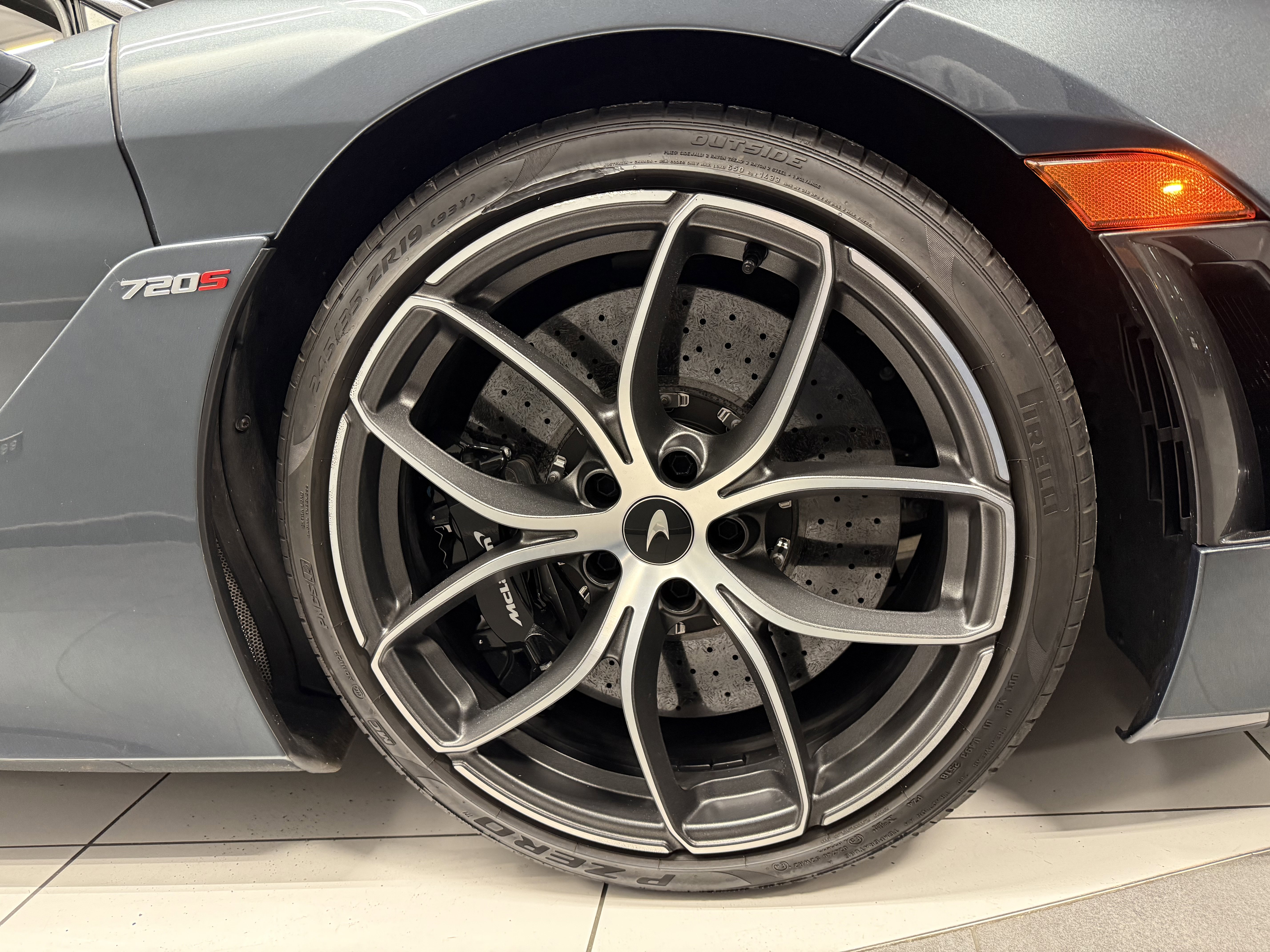Used 2020 McLaren 720S Spider photo 19